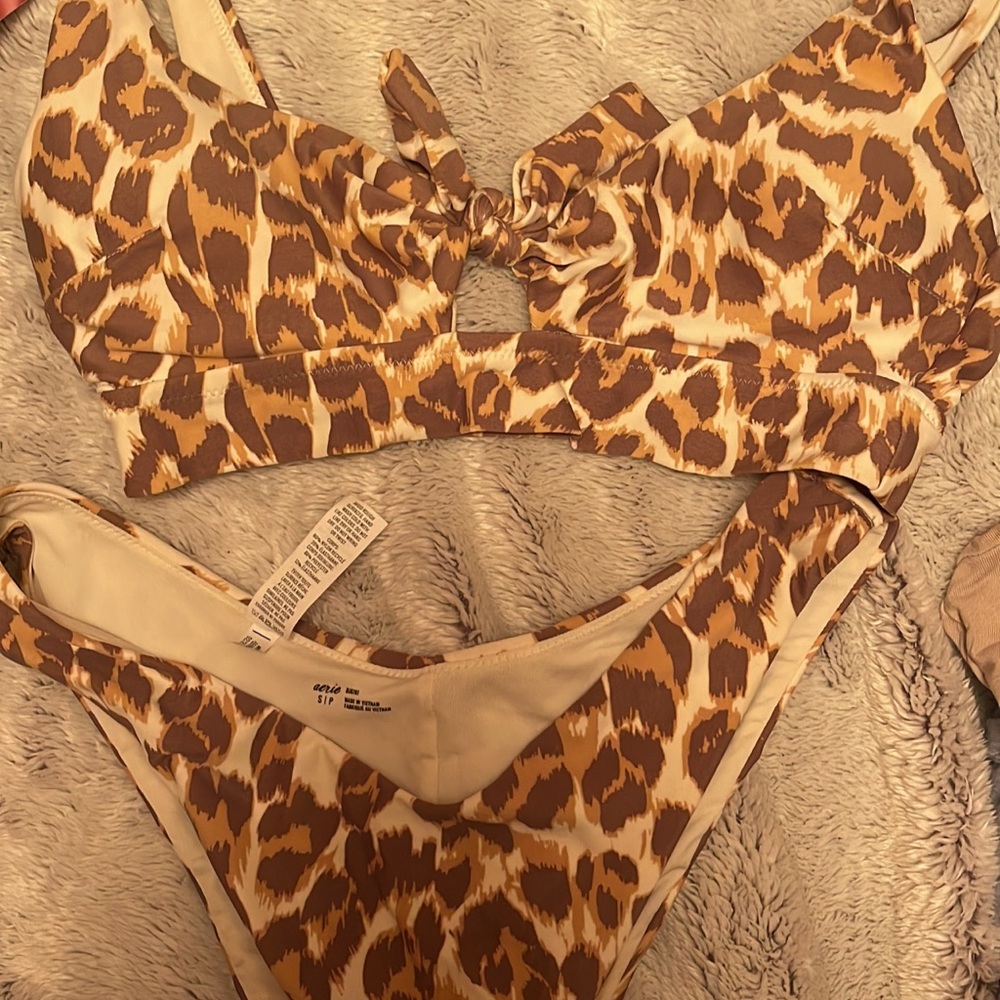 Size small aerie bikin
